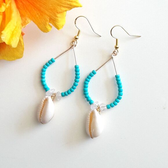 artisan earrings 625#mfs Quartz & Cowrie shells sky blue seeds on teardrop golde - Picture 1 of 4